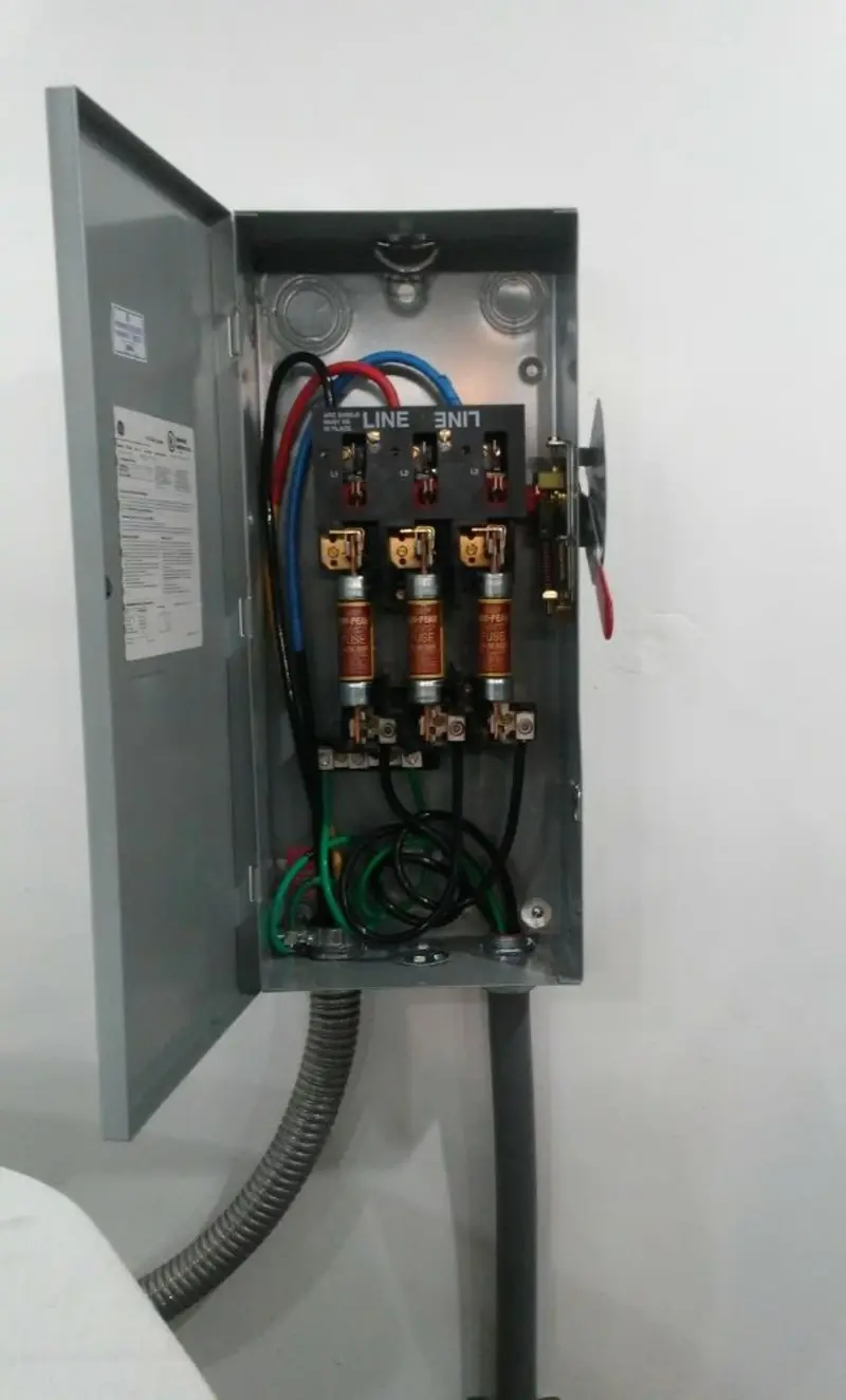 Three-phase disconnect switch installed for Electrical Wiring & Rewiring in Sylvester